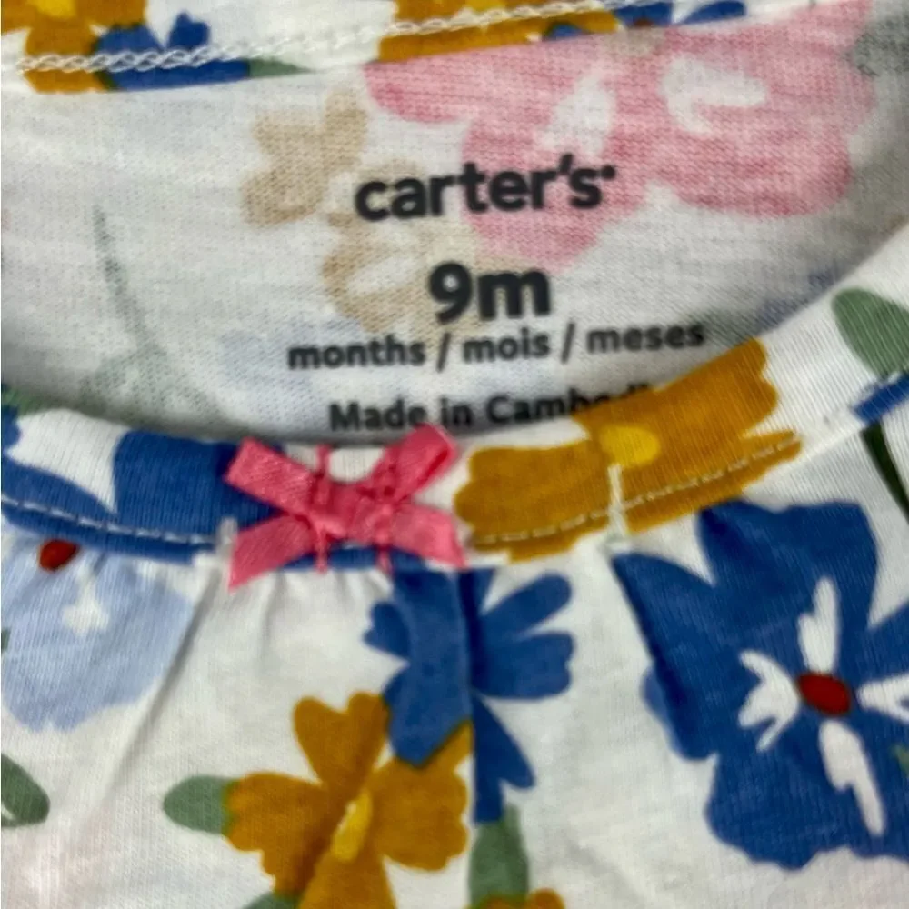 Carter’s baby 4 piece set 2 onesies and 2 leggings z -3 OR‎ 9 months